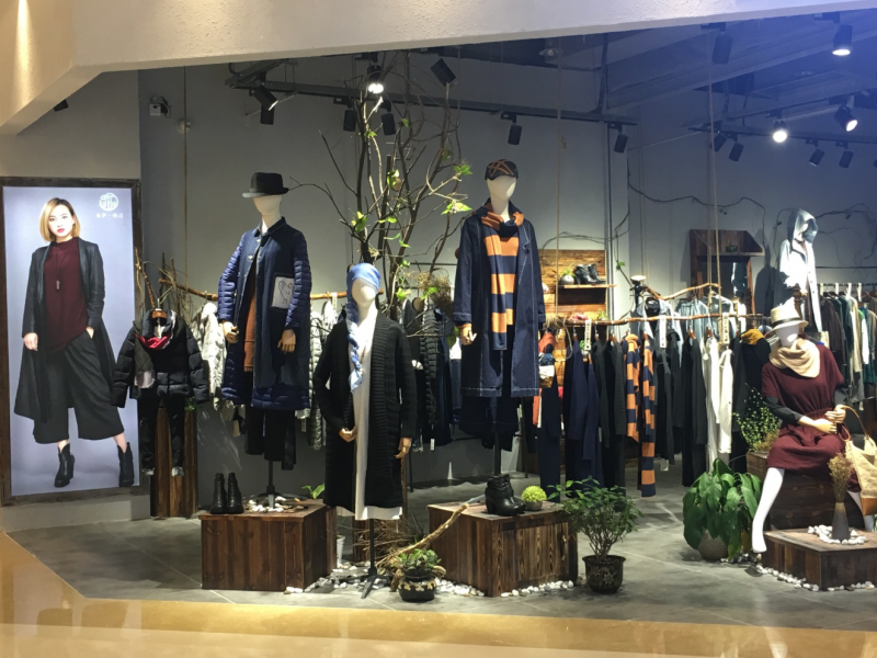 商場(chǎng)實(shí)體店鋪展示